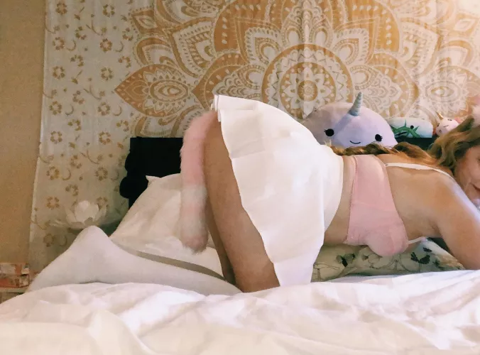 Waiting for you 🥺💖 by LizzieDeflower