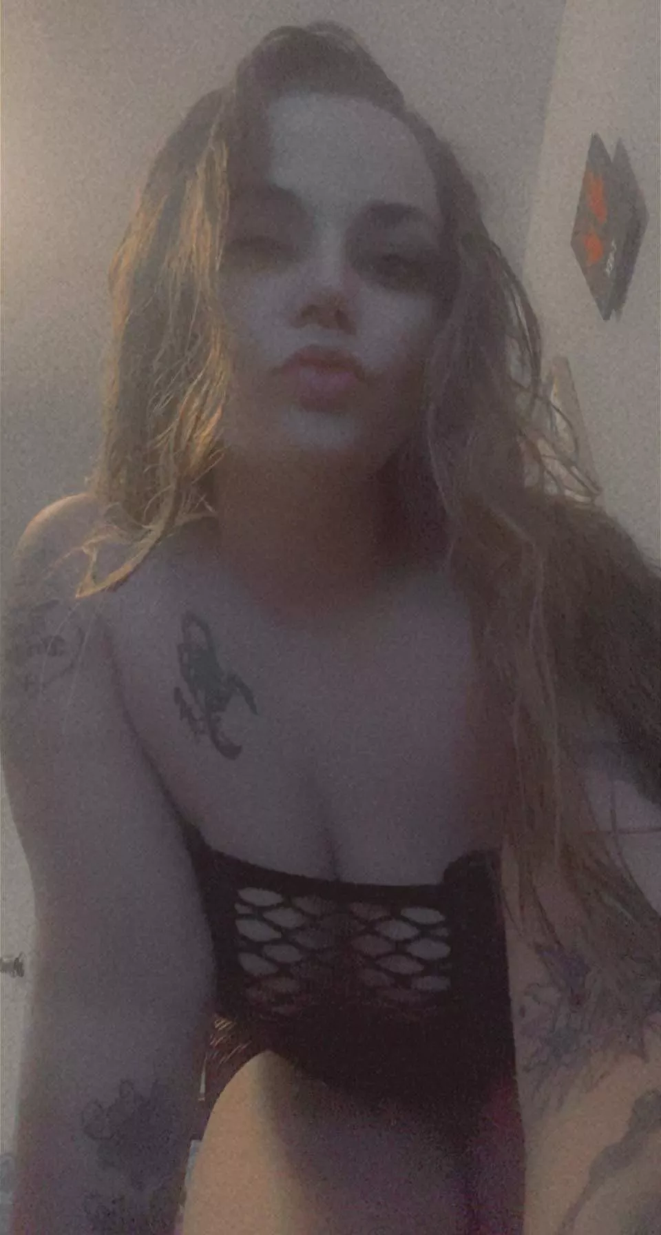 Waiting for you to DM me on OF!! 🥴🥴 link is in the comments posted by NikkiDymondz