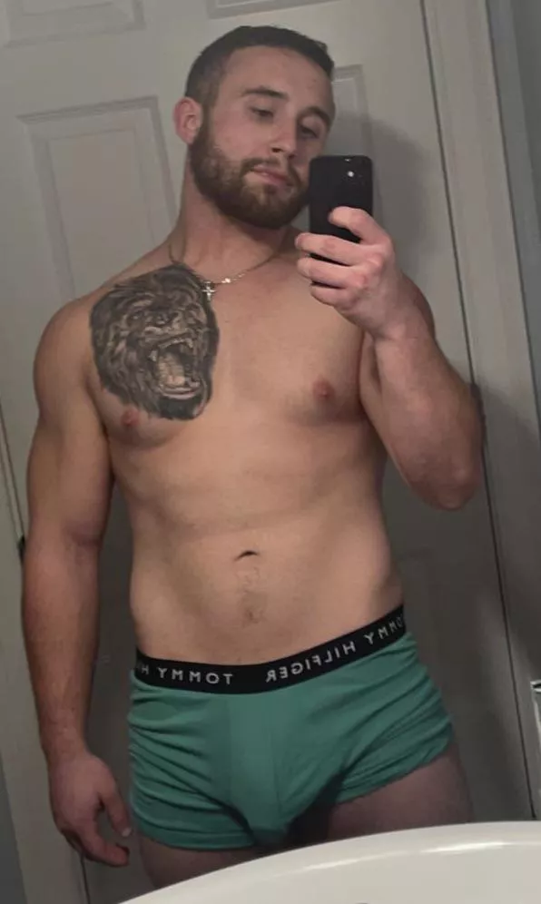 Waiting for you to pull it out 🤤 posted by ytdilfmeat