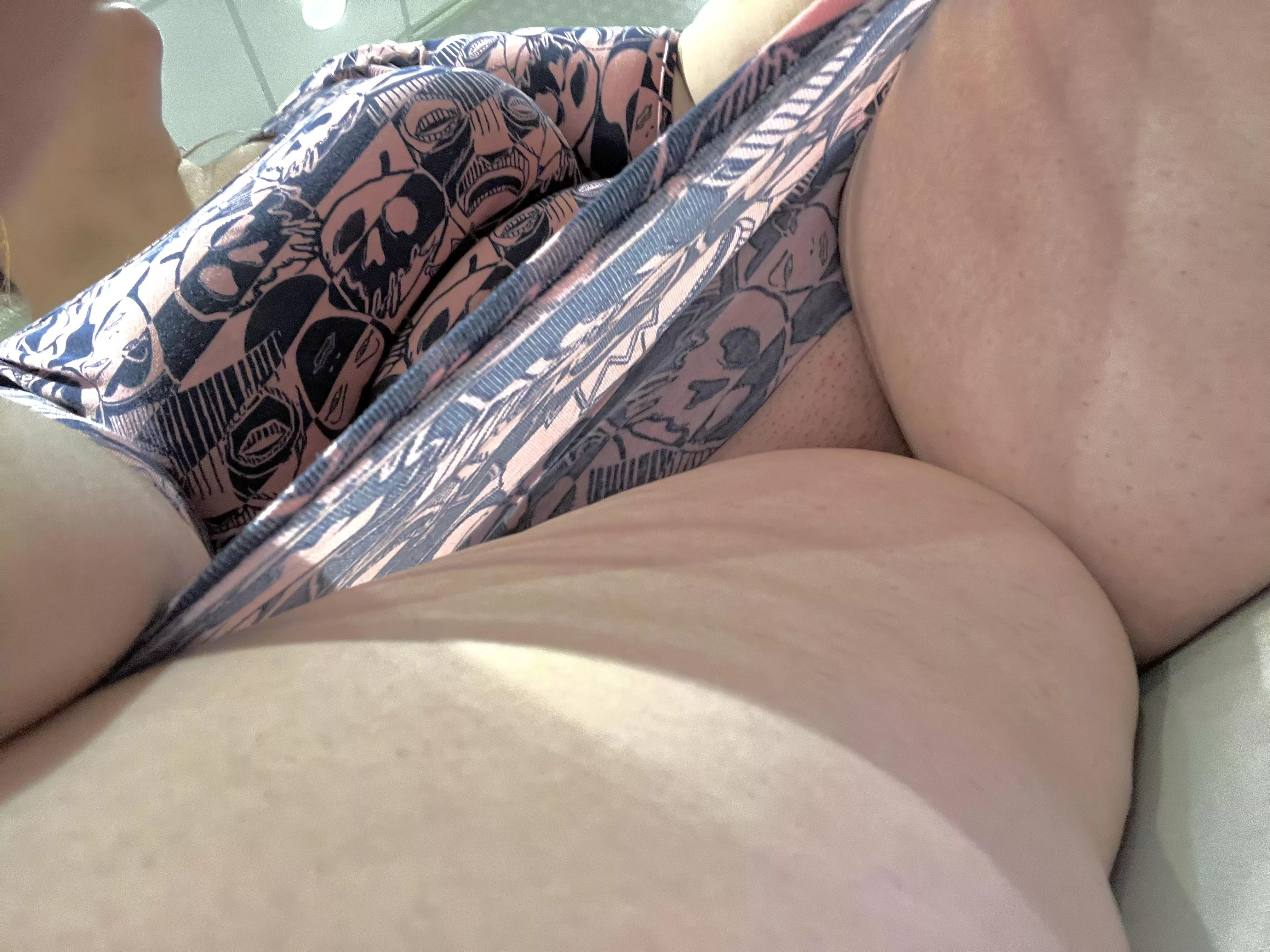 Waiting in the dispensary without panties posted by KJtheFunShuttle