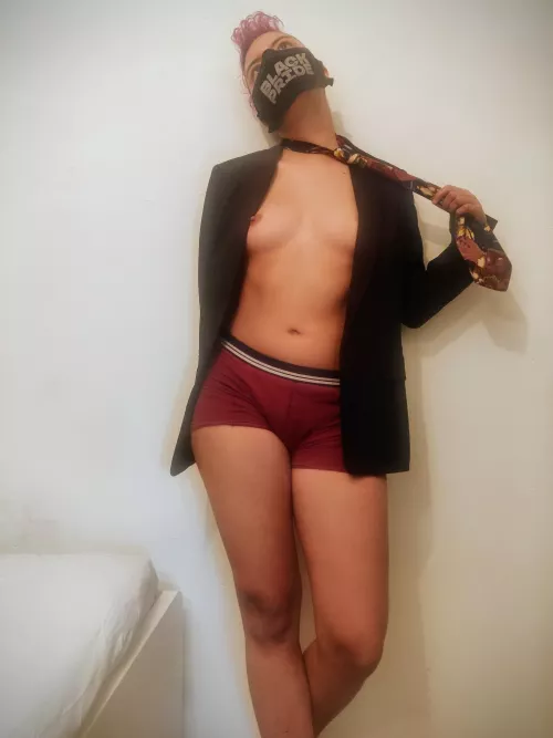 Waiting to be bsosed around by beaveracid