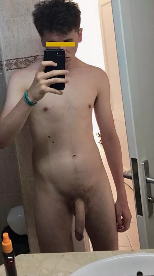 Walking round naked feels so good posted by ramjam98