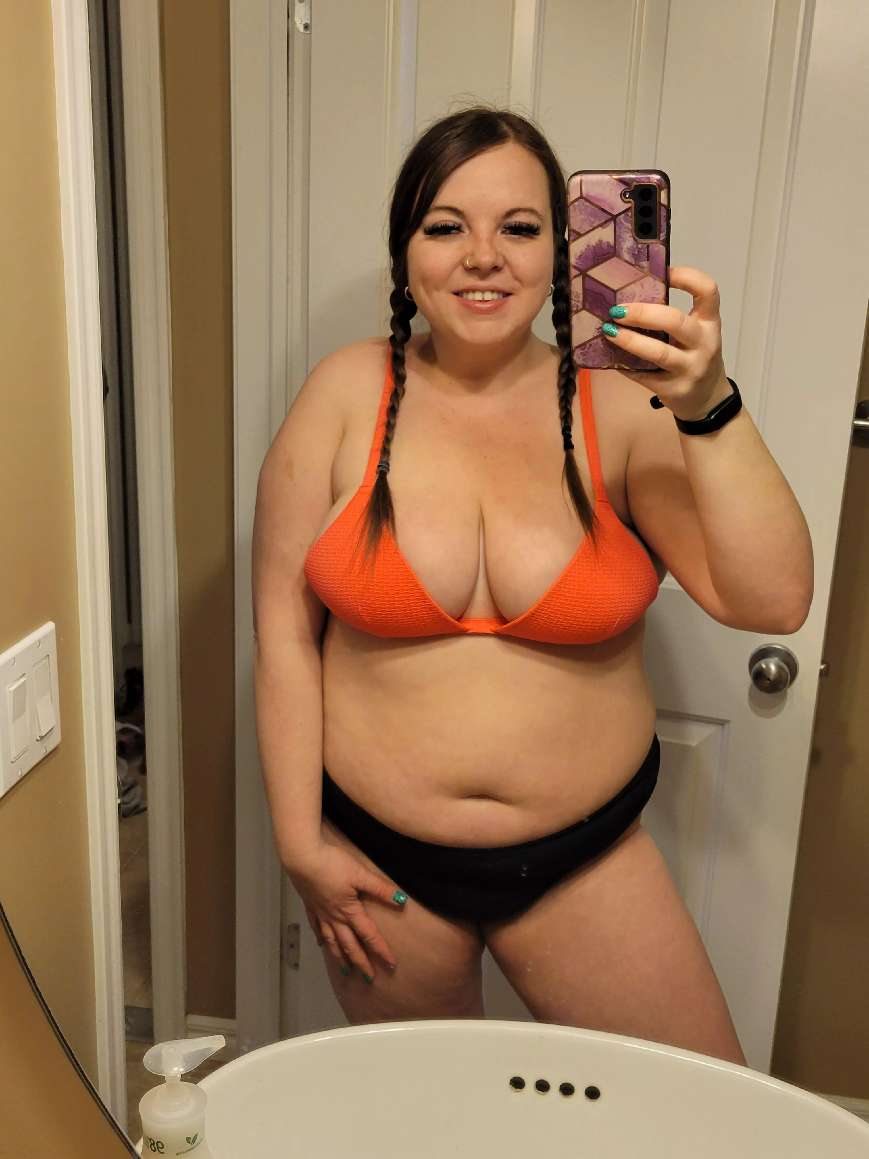 Wana go for a hottub? posted by emmastonedOF