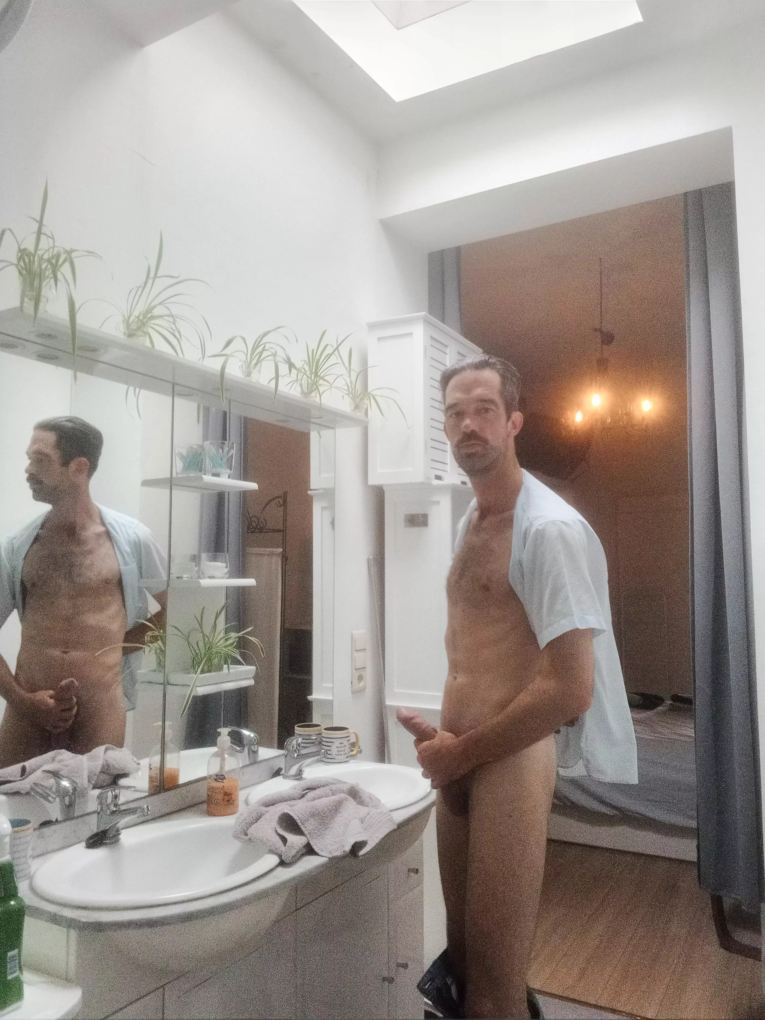 Wank at my friend's Airbnb : see more in comment posted by TheMoonyDandy