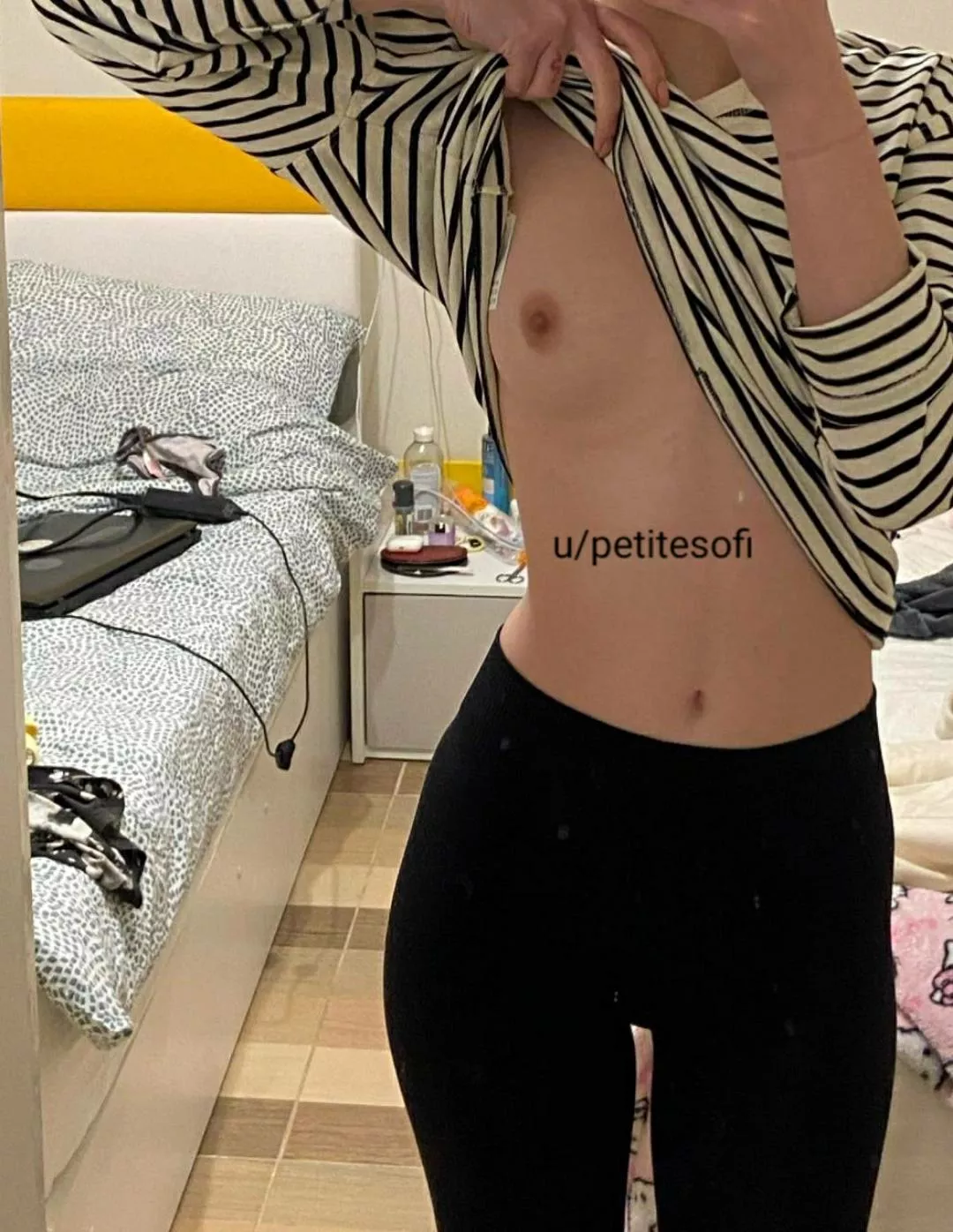 Wanna be my roommate with benefits? posted by petitesofi