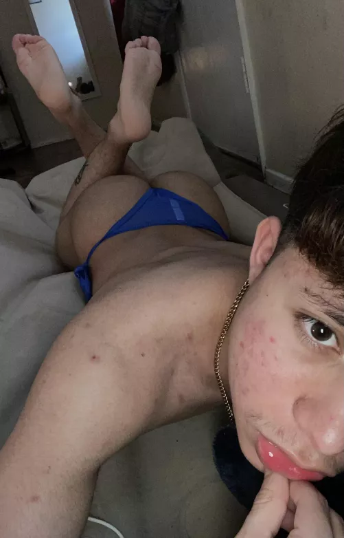 Wanna be someone’s lil sissy on the sheets while I pretend to be masc on the streets by Johnny0510