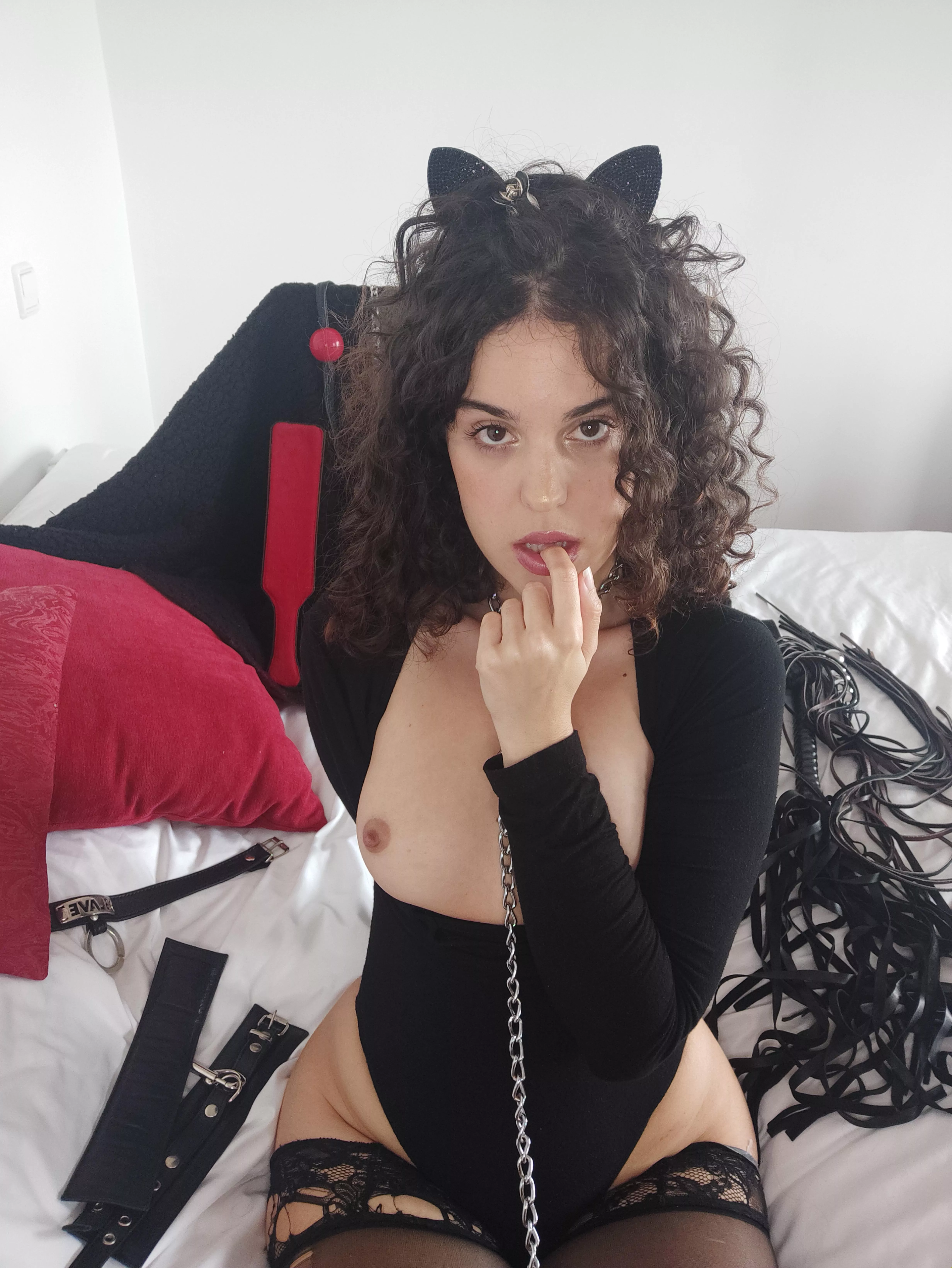 Wanna be tamed. [F] posted by irenymphet