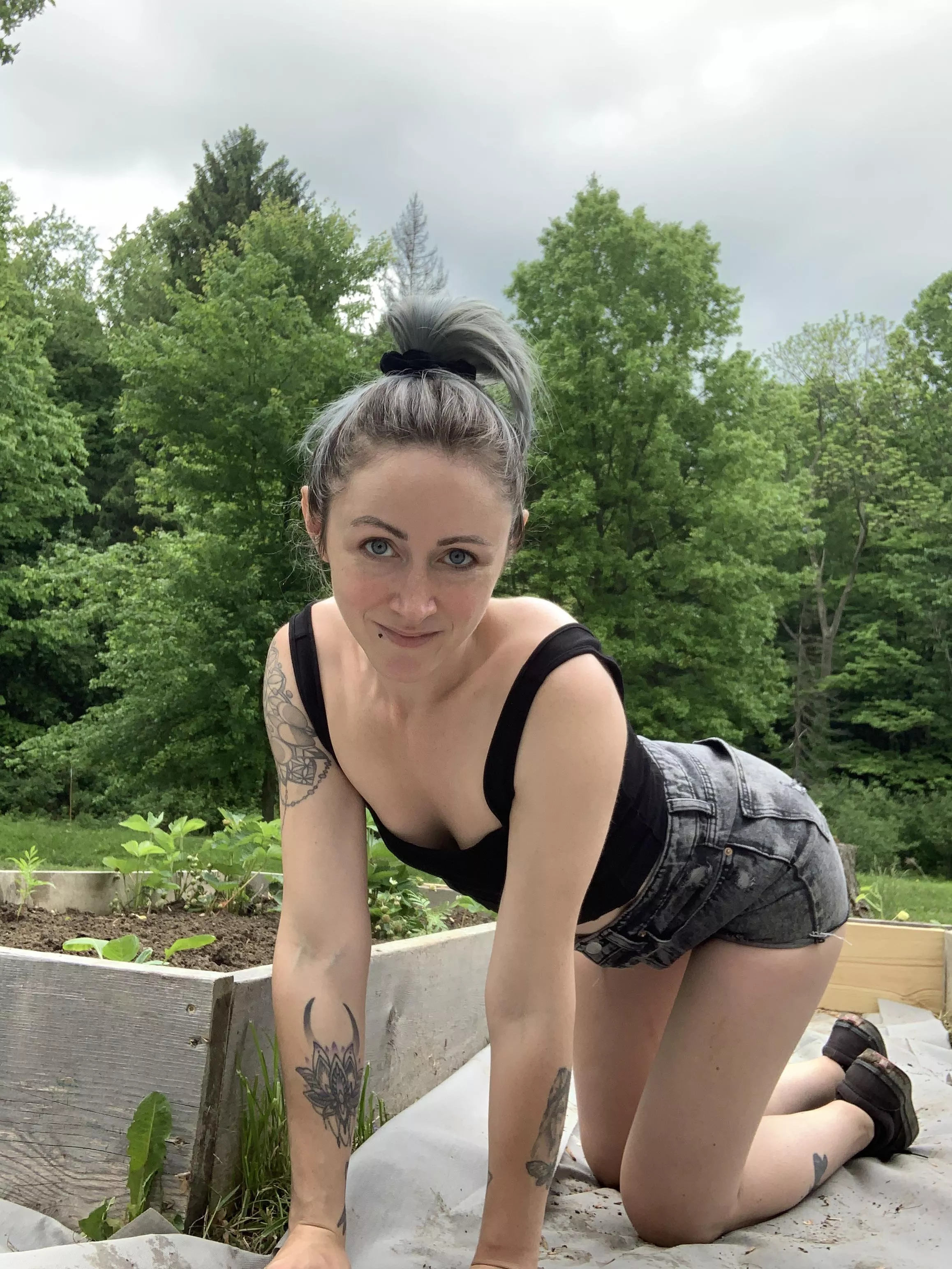 Wanna dig in my garden 🥹 posted by bellatrix_babe