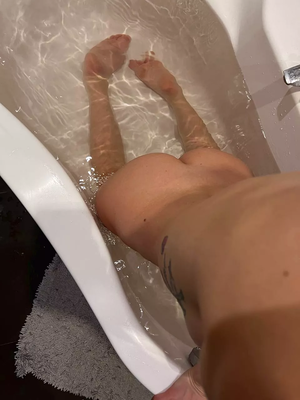 Wanna fuck me? posted by Dhonata10