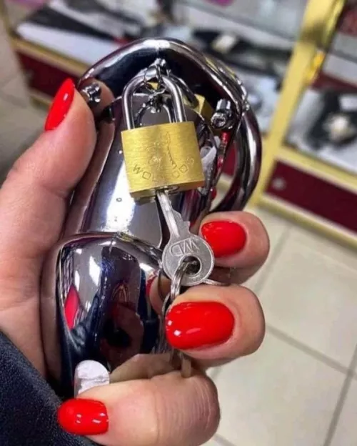 Wanna get locked 🔒 by imjustthatone1