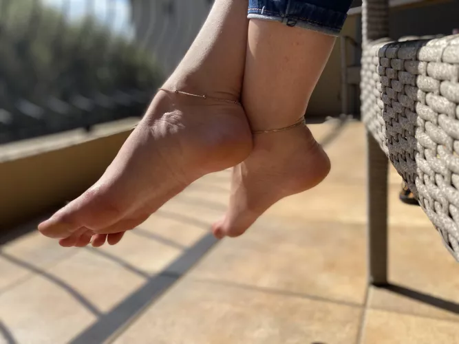 Wanna hang out? 😍 by Fantasytootsieza