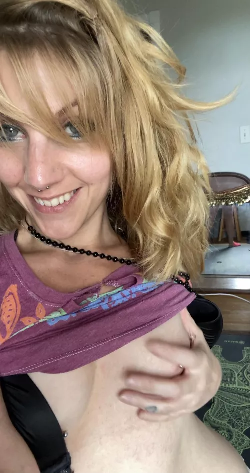 Wanna hang out or something by NoraVines