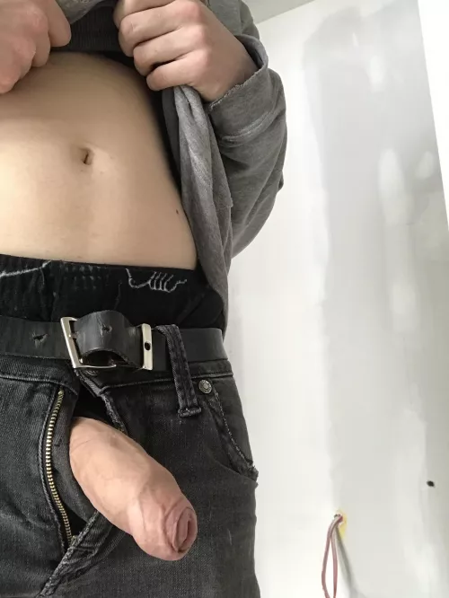 Wanna help me plaster and paint the walls? by ThiccNHG