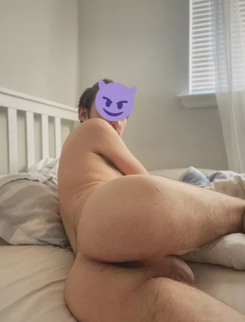 Wanna lick it? 👅 by cjjstrokes