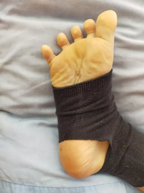 wanna lick my dirty toes? by SoftFemboyThighs