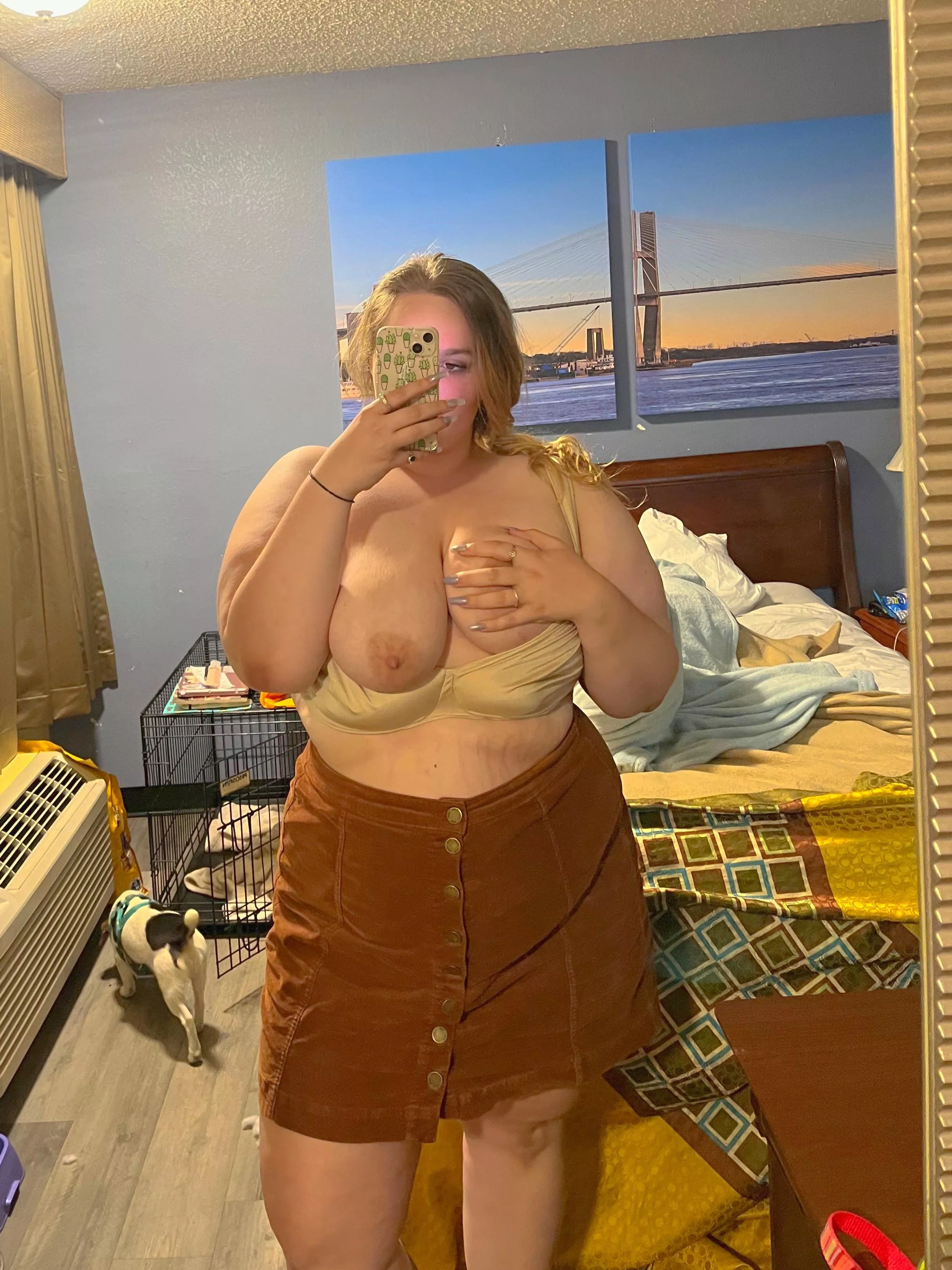 wanna meet me in a hotel? posted by switchitupkayla