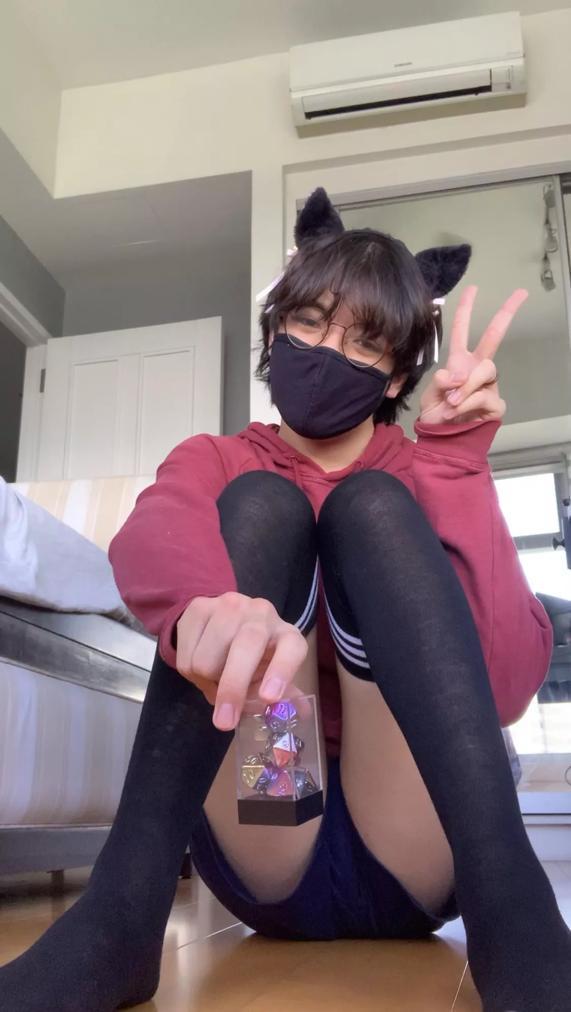 Wanna play D&D~? posted by RoyalSaladOwO