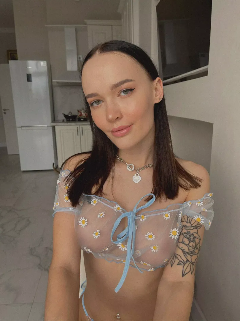 Wanna play truth or dare, babe? posted by tartgoogle9617