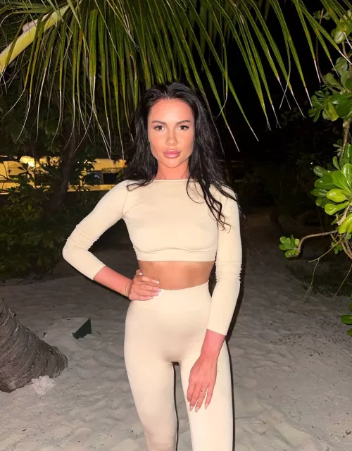 Wanna rock with me? by Weak-Echo-1243