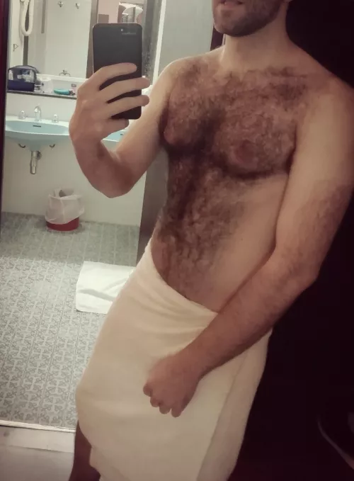 Wanna s3e wmat's below the towel?  by hypothesissesame