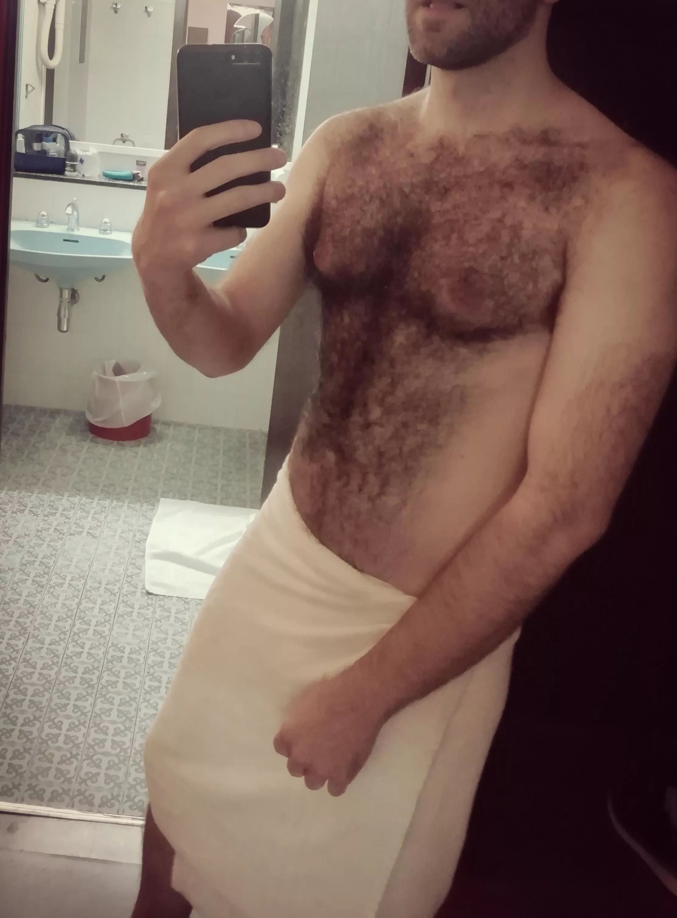 Wanna s3e wmat's below the towel?  posted by hypothesissesame