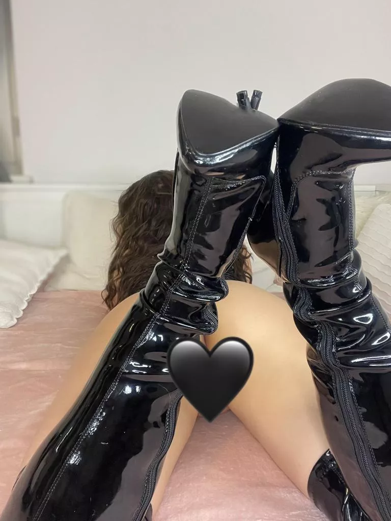 Wanna see more pussy or more ass? 😇😘 - now at $4.5 per month, uncensored pics included 😈 posted by Vanessa_sun