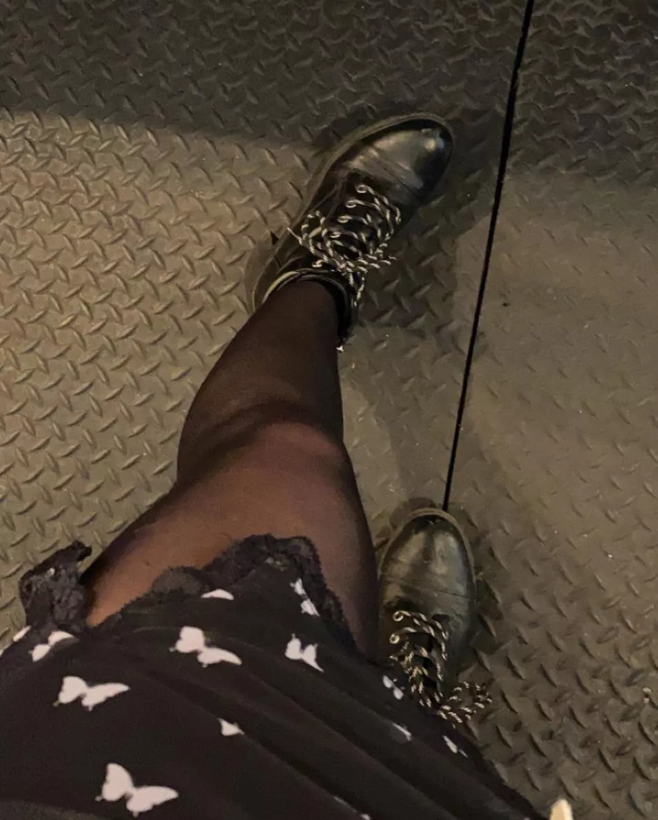 Wanna see my toes in tights?? posted by BALLS_OF_HASH