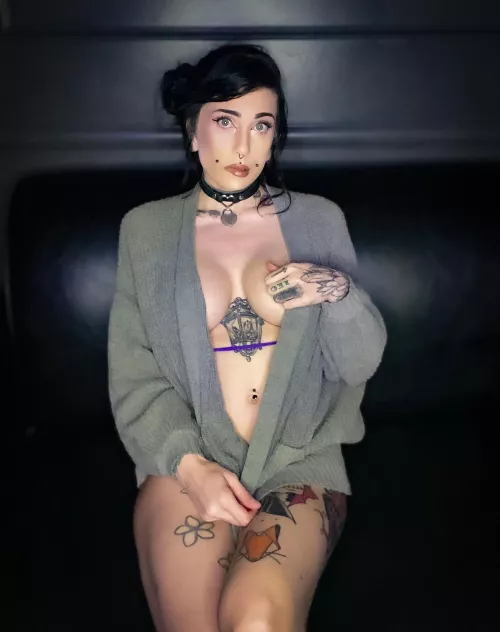 Wanna sit with me? by emeraldraes