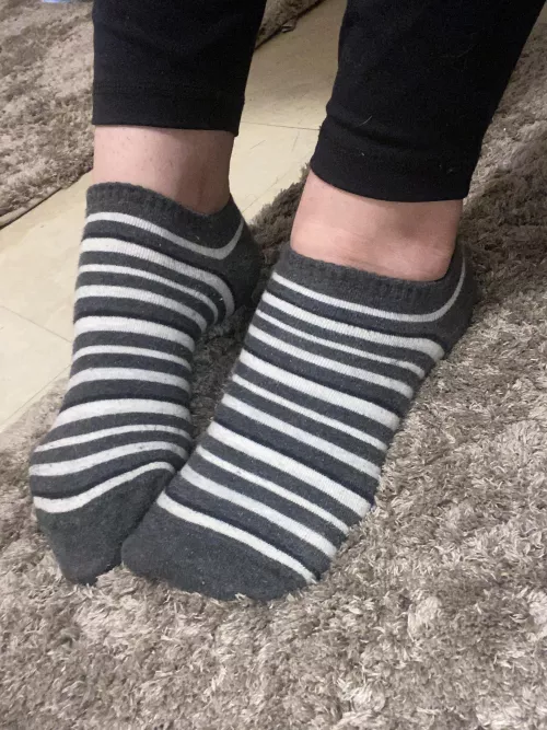 Wanna sniff ?😏 by Abbys_kinks