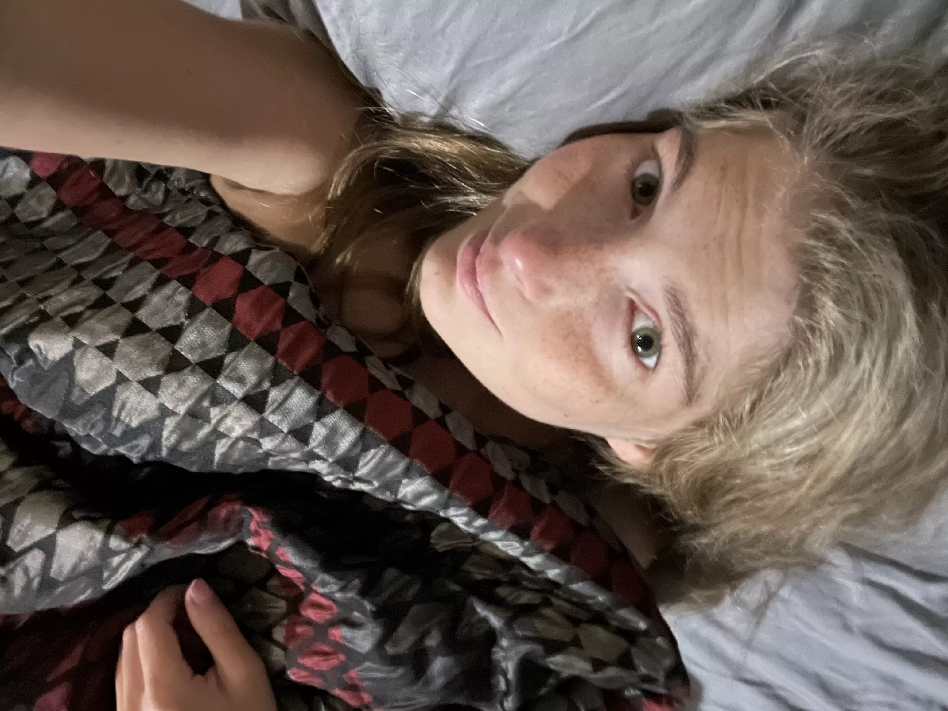 🍑🍆 💦Wanna stay in bed today? posted by Sophie_VIP