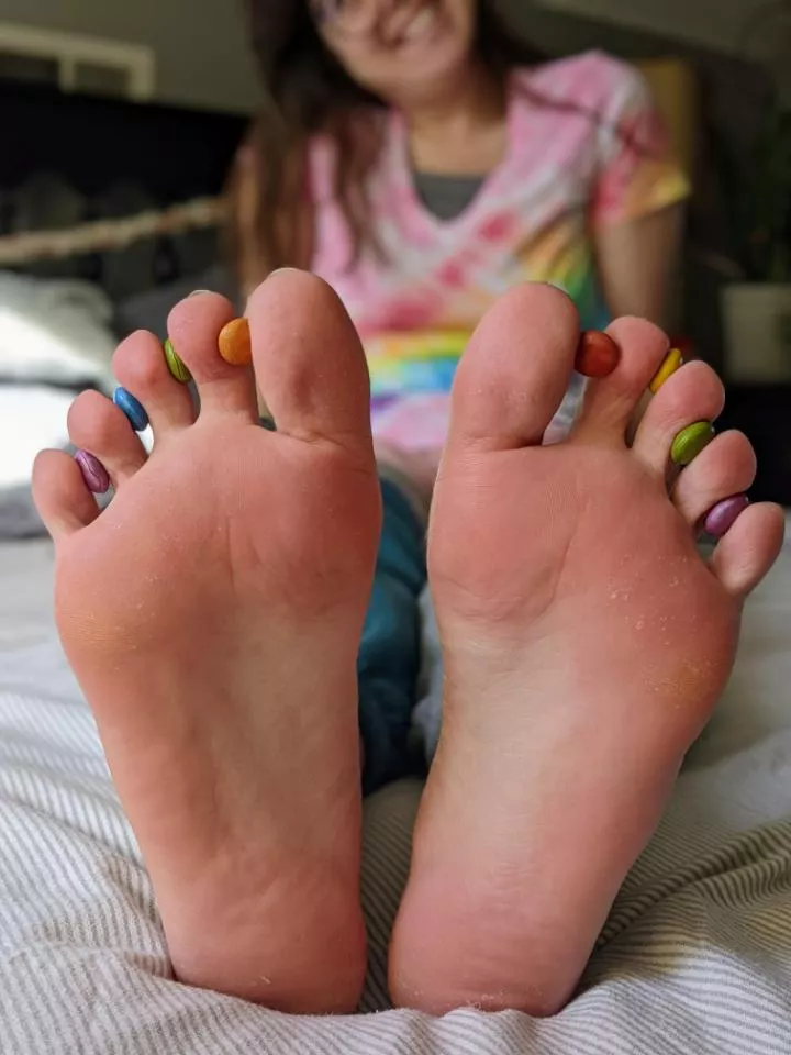 Wanna taste my rainbow? posted by ZazzyZebra