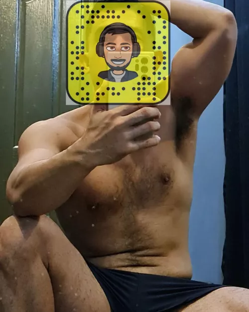 Wanna worship my pits? Wanna worship my man musk? Want my underwear too with my cum? Let me know. Snap! by AuthorEmbarrassed157