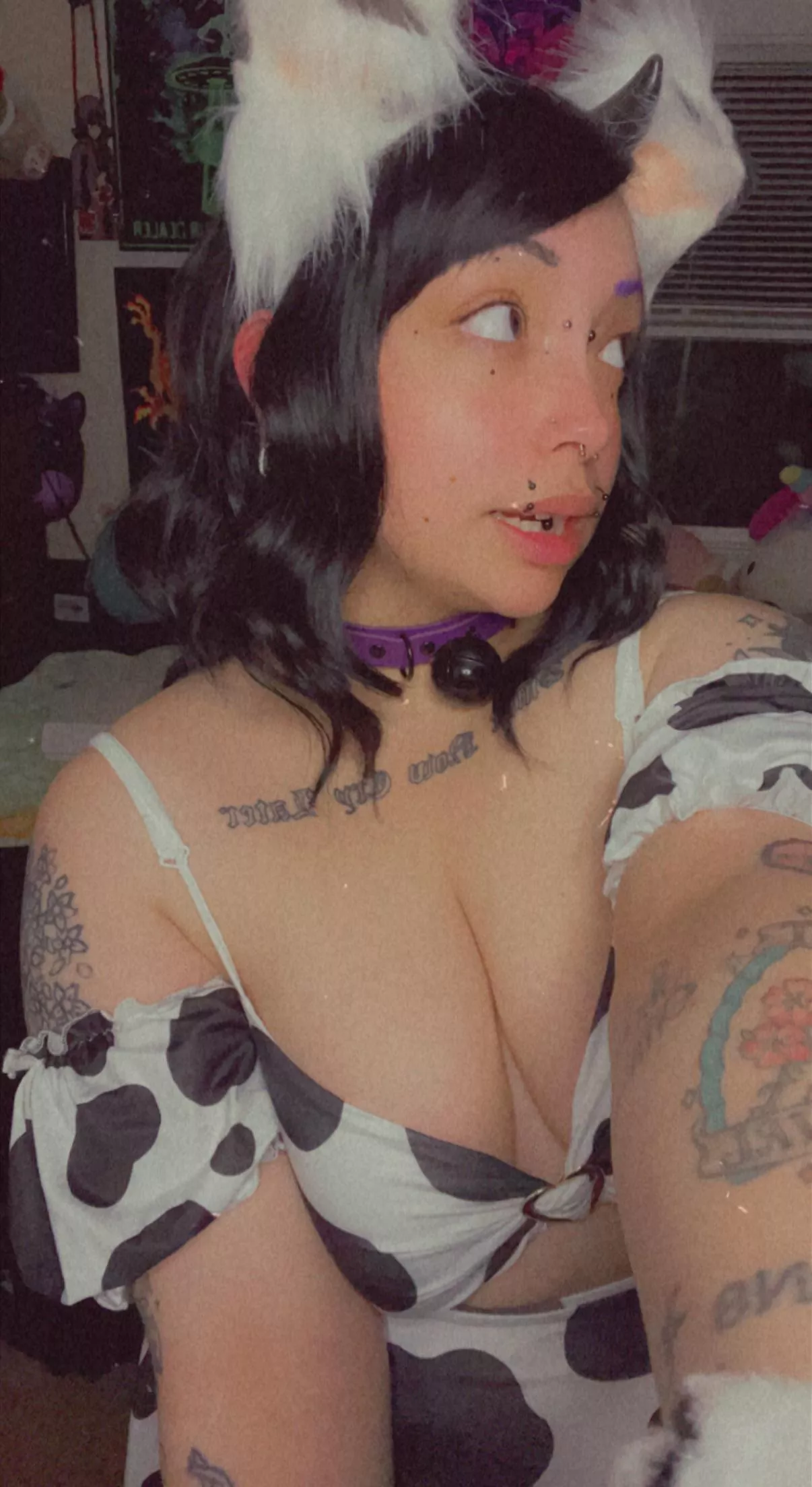 Want a hot moo gf? posted by TrippyKitty_uwu