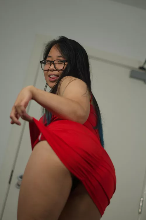 Want a little peek? 😝 by GoodGameGigi