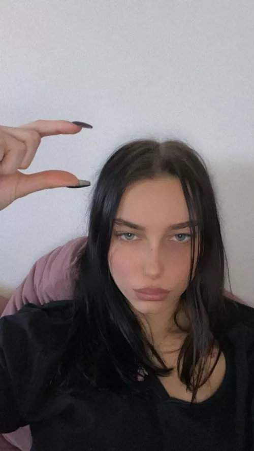 Want me to HUMILIATE YOUR tiny dick?🤬🤏🏽 Check 😈👇🏼 [domme] by Pretend-Bid-9484