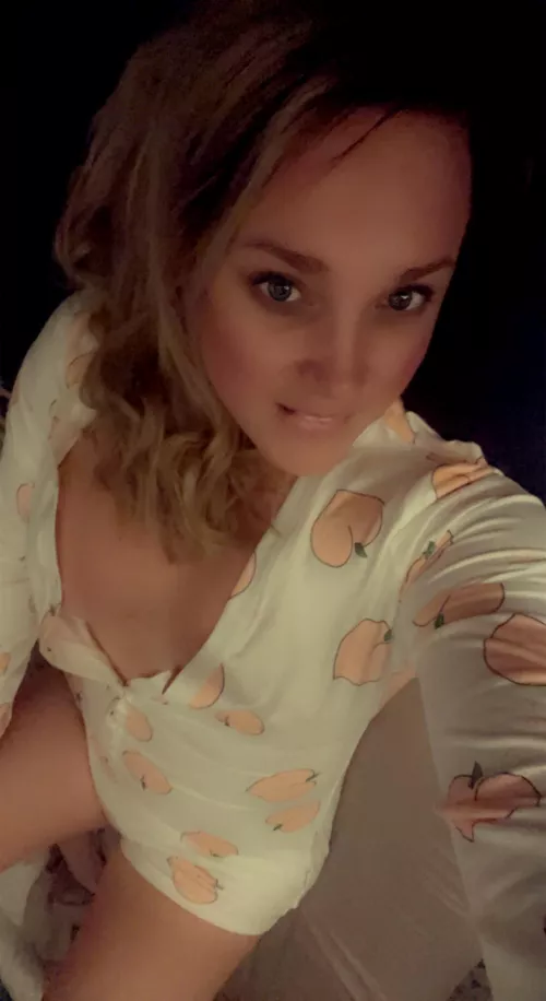 Want some peaches for dessert 🍑🍑? by BlueEyeBella1010