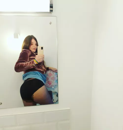 Want to bury your face in my ass? 🍑👈 by amelia_trans