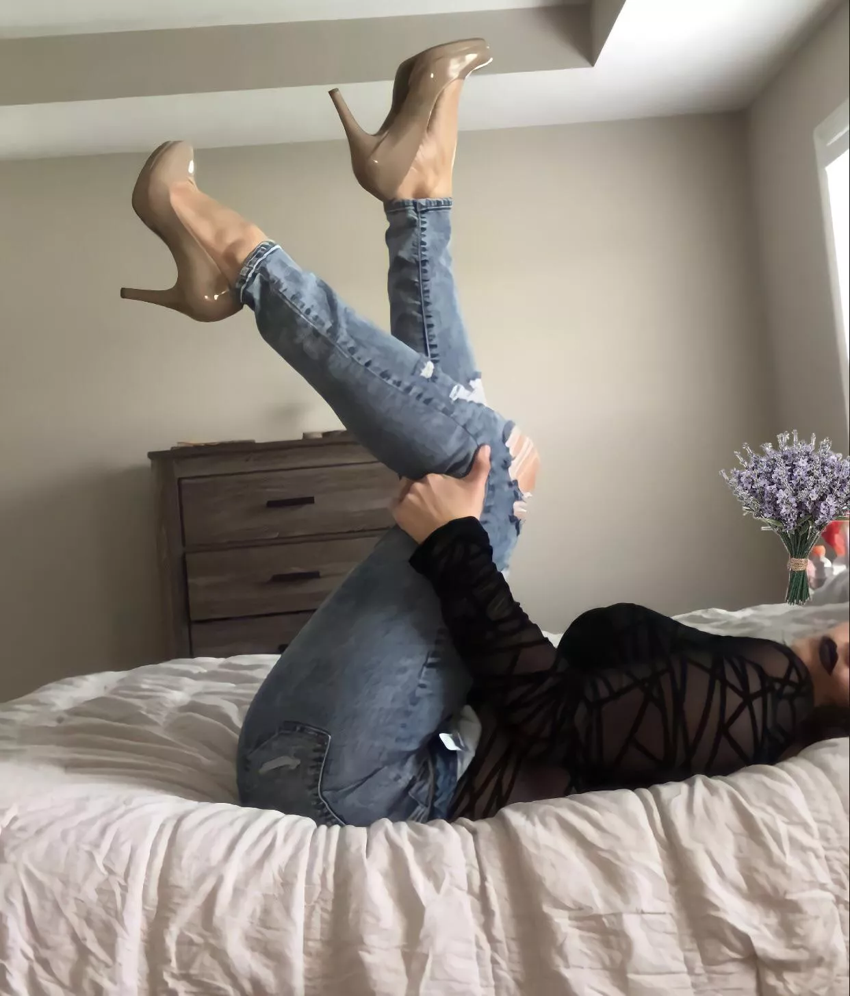 Want to get lunch together and play footsie under the table? posted by spicyaccountant1