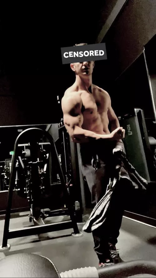 Want to see how big I really am? [m] by MuffinManOF