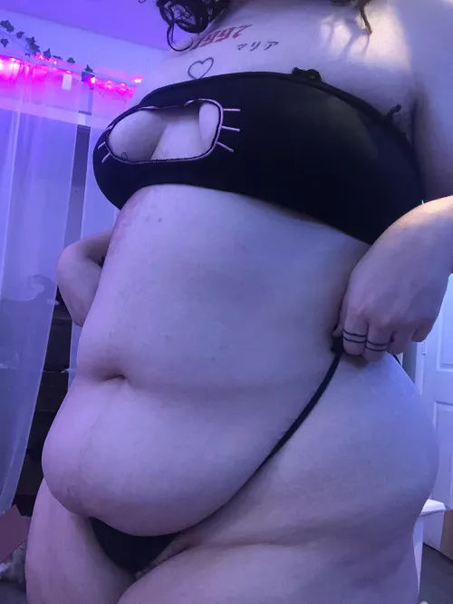 Want to sink your fingers into my tummy? by Boxedmochi