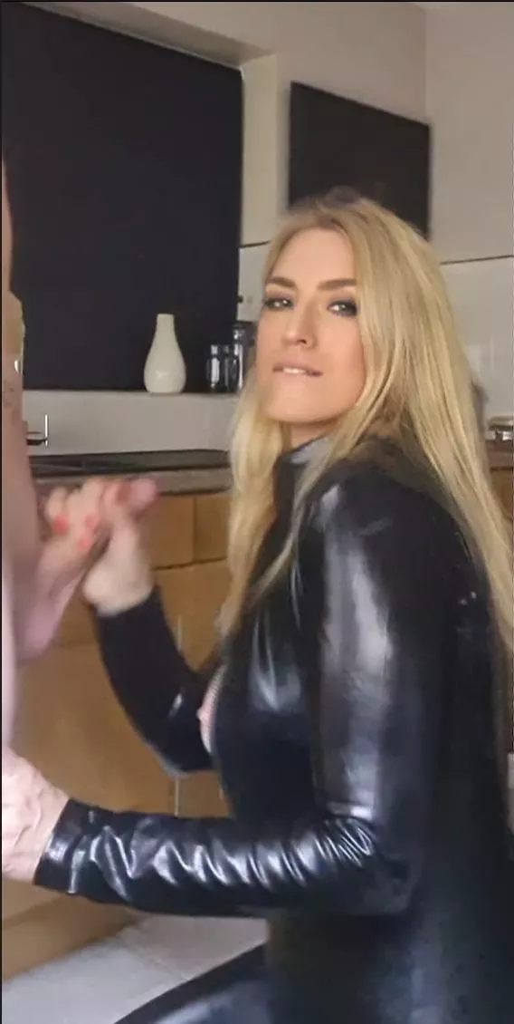 Want to watch me do this to a random fan? posted by Louise_fabs