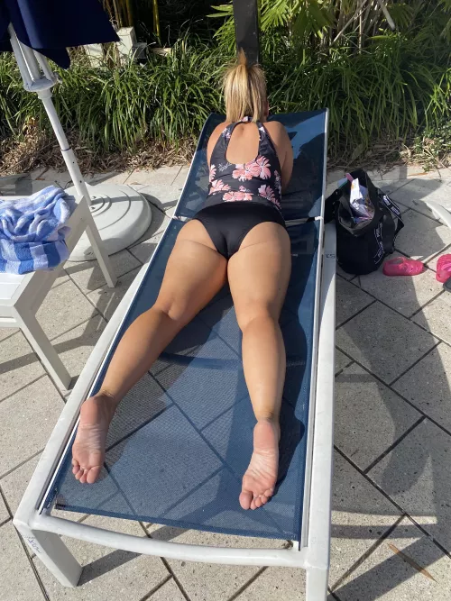 Want to wifeswap tributes, I got the phat shortie and we always like the attention. Dm pic if interested by Stackmac103