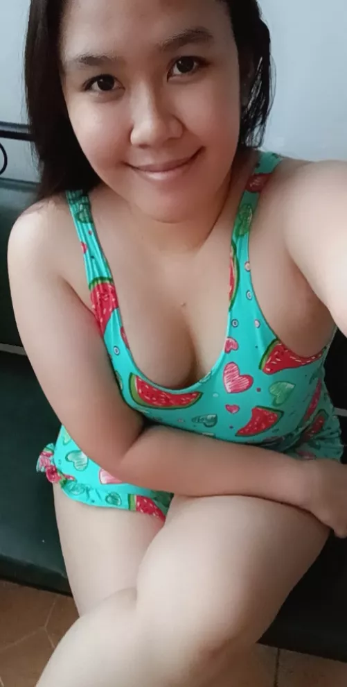 Warm smile in this rainy weather. by Acel32