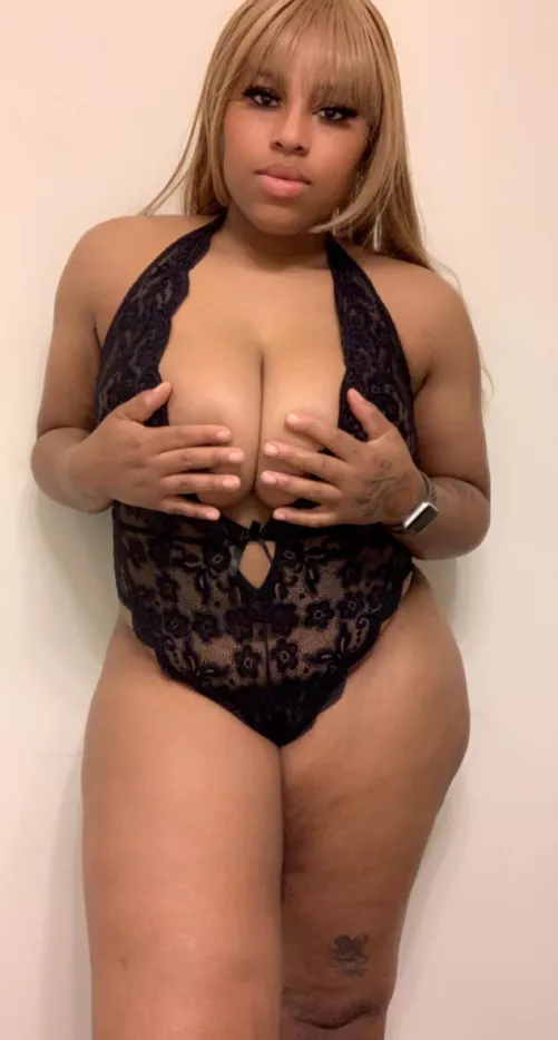 Warm up my body by LatinaNinaa