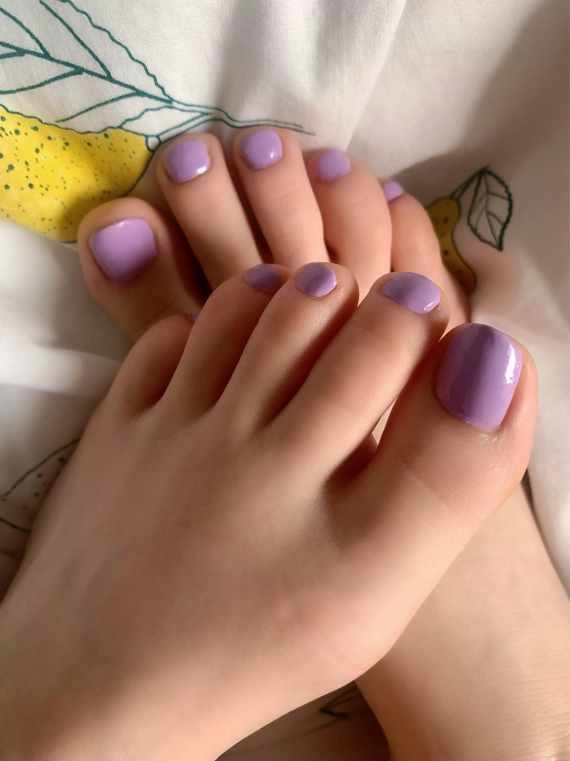 Warm up my toes 😜 posted by BumbleBeee0
