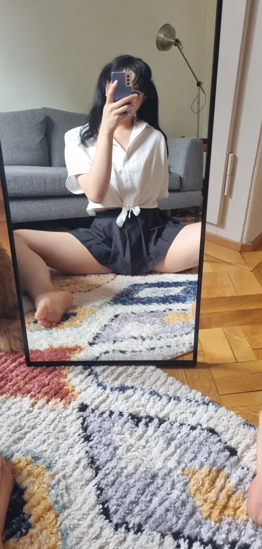 Warmer weather calls for shorter skirts. Duh 🧠🧠 posted by lola_amidala