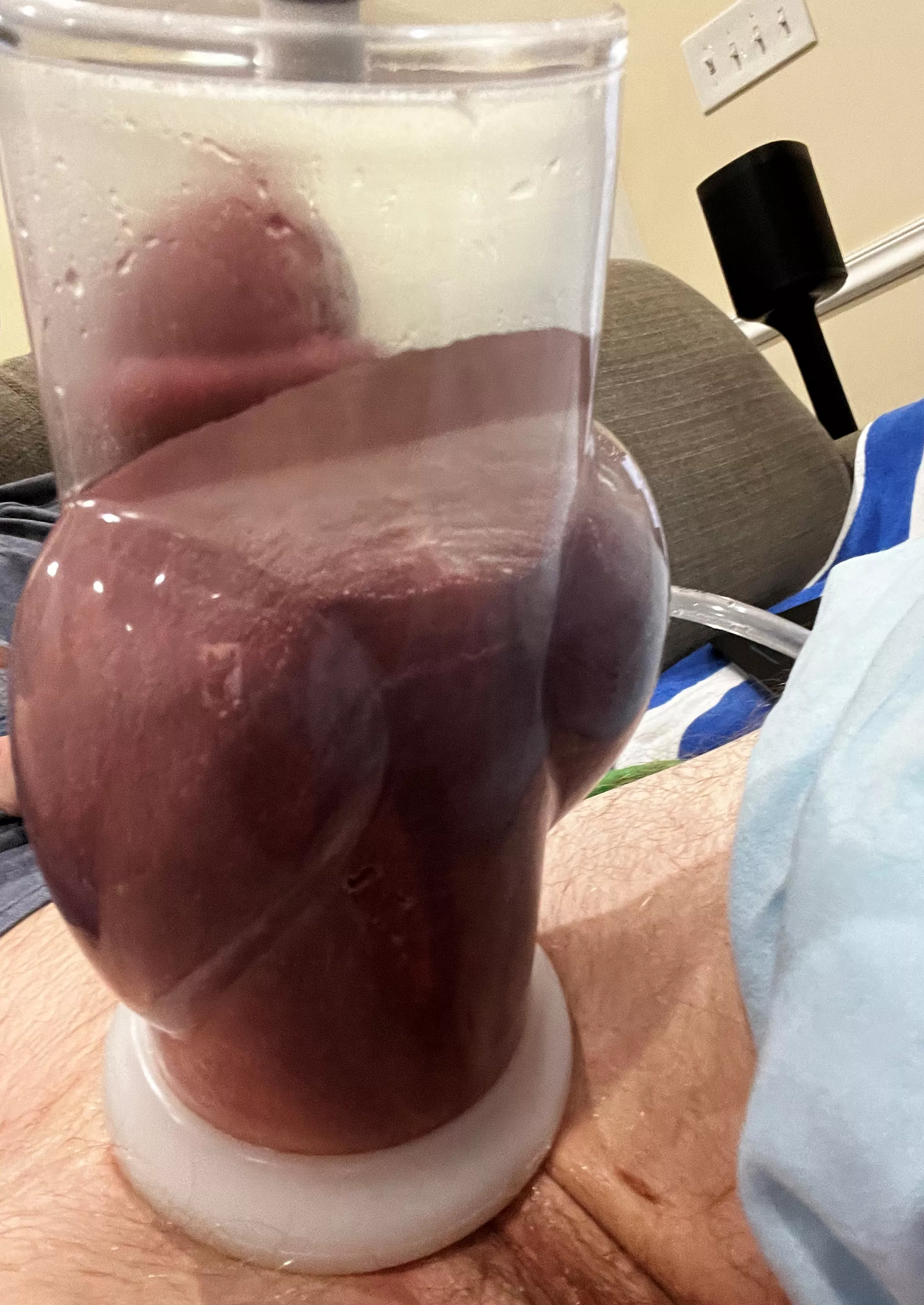 Warming Up In The BM357 posted by JayHexxx