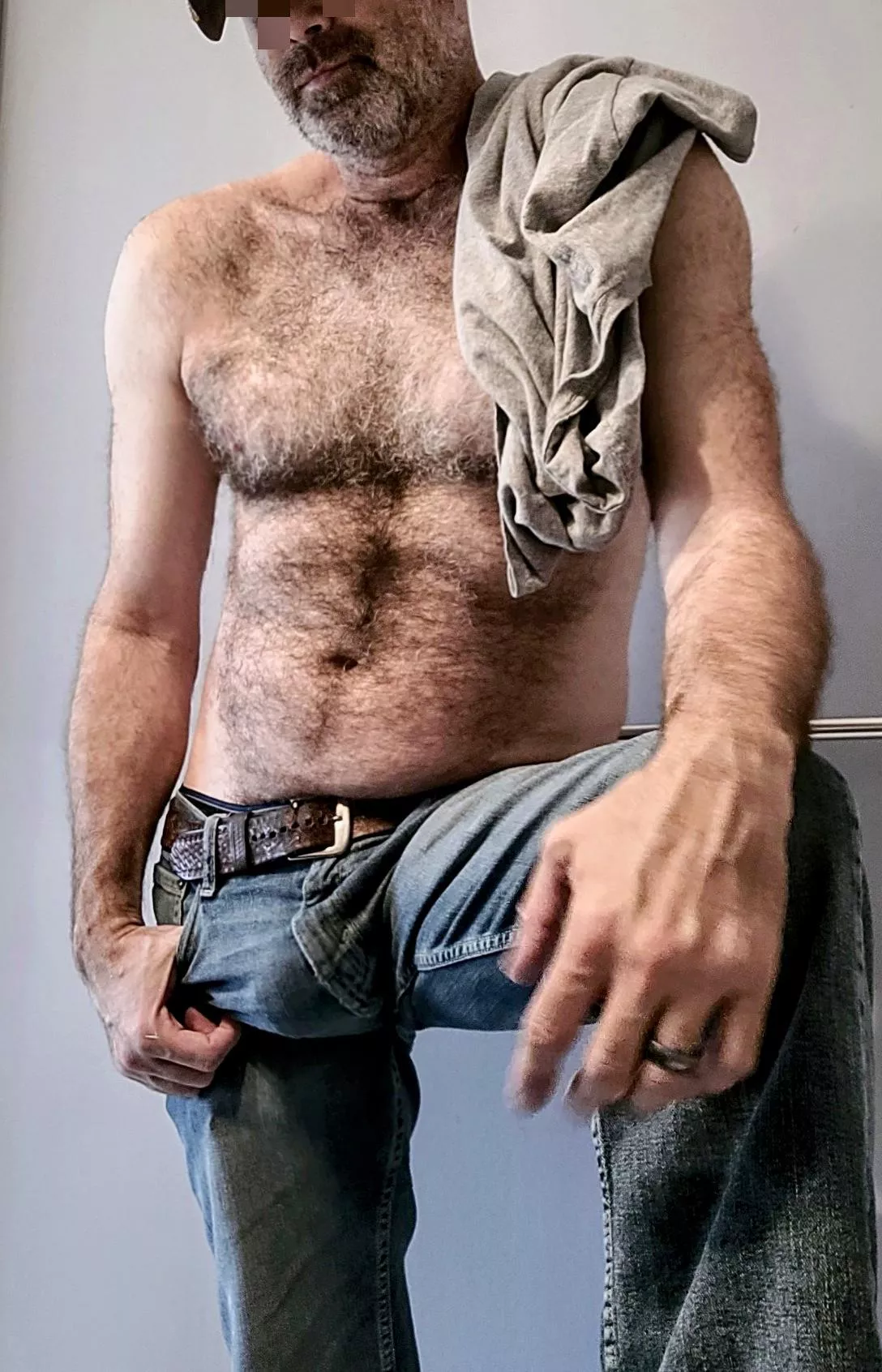 Was a long day and the bulge was feelin good posted by Regdude1072