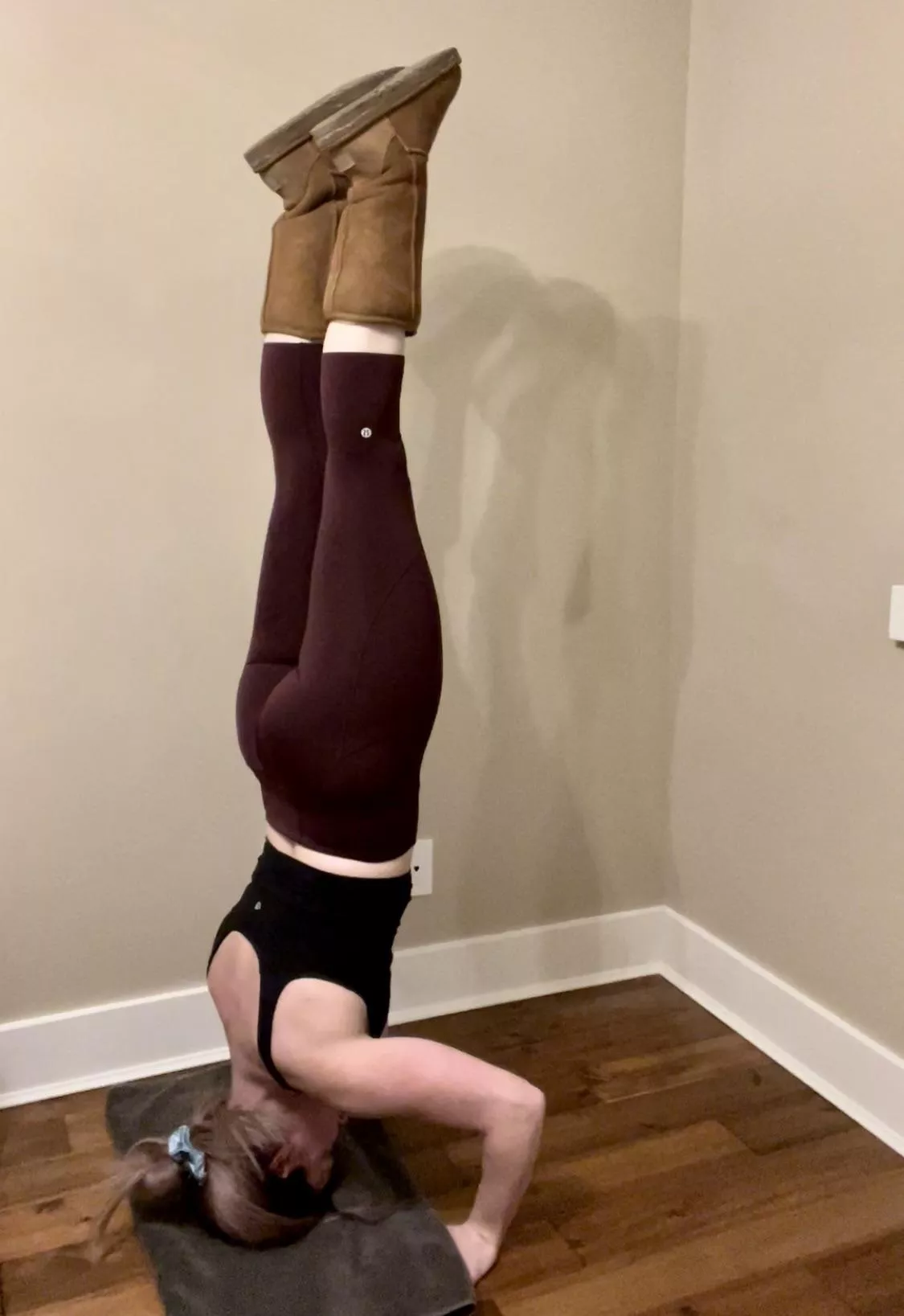 Was challenged to do a headstand in Lulus and Uggs 😅 posted by leannequeen13