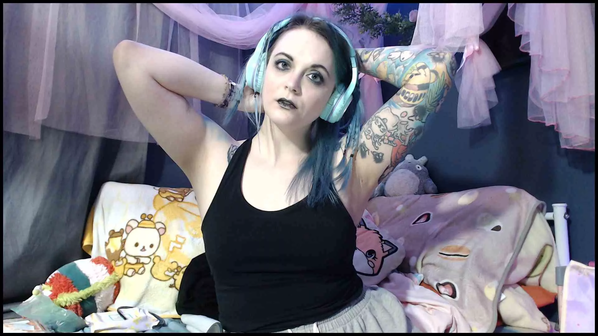 Was feeling fresh and flirty today posted by FoxiiMochii42